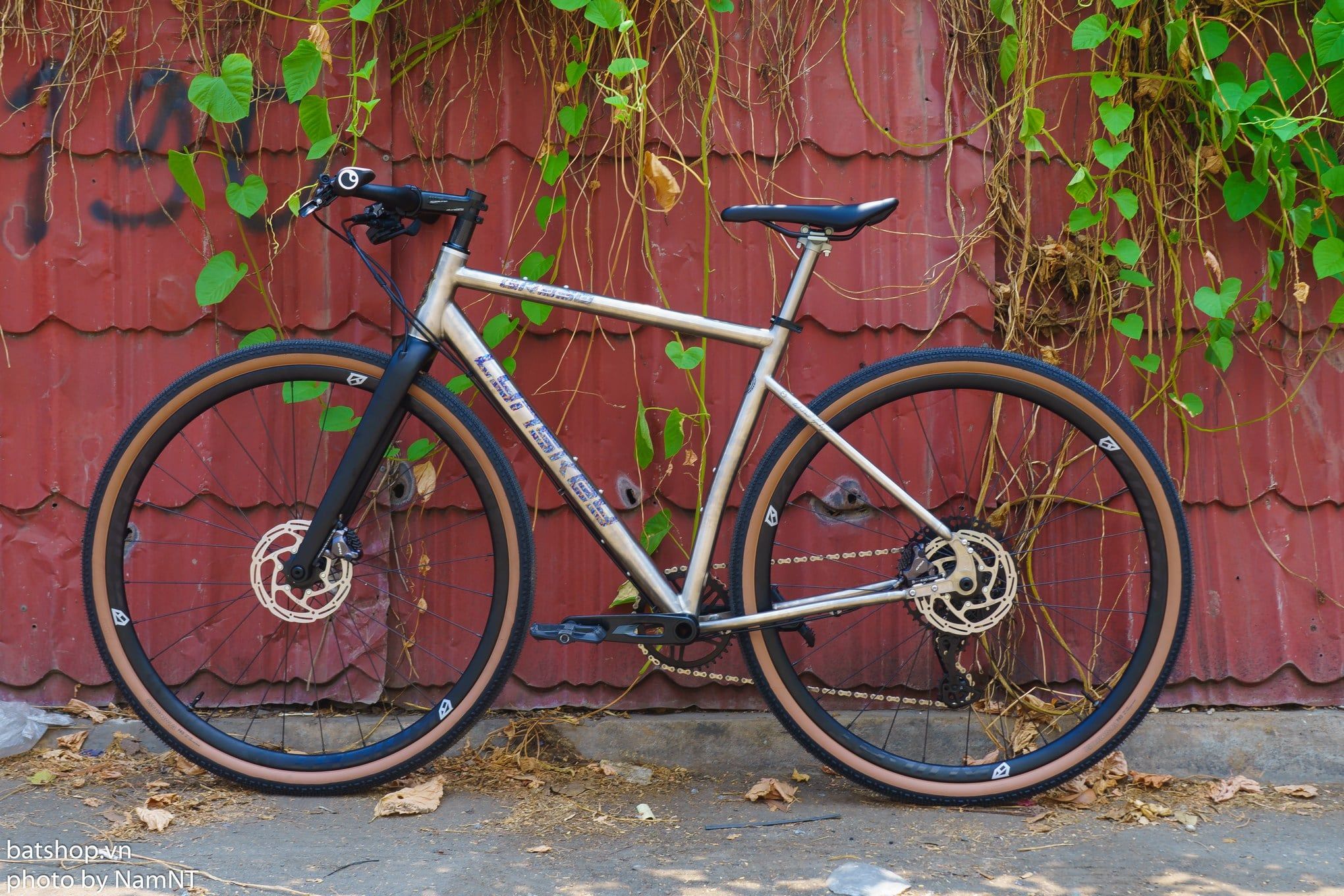 Xe đạp gravel titanium Lynskey group mix tùm lum tùm la