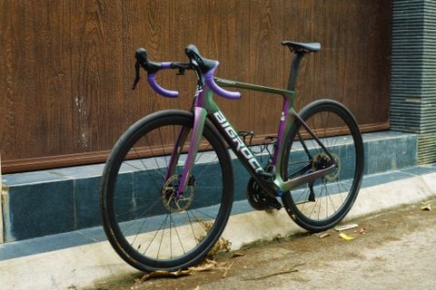  Xe đạp road carbon BigRock Aero tím thủy chung 