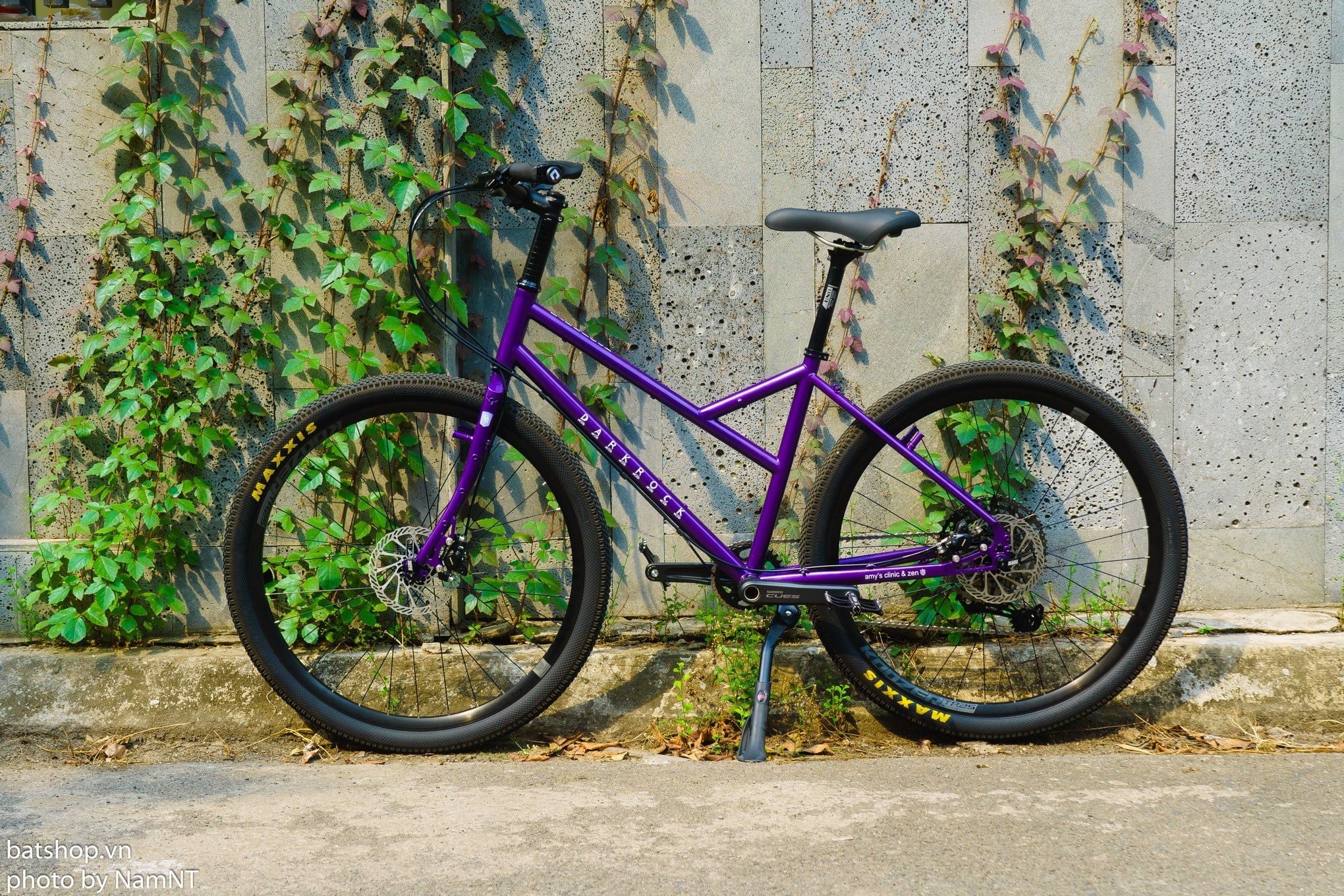 Xe đạp touring DarkRock tím thủy chung