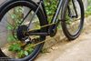 Xe đạp gravel carbon đen thui của thanh niên chủ tiệm vàng