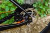 Xe đạp gravel carbon đen thui của thanh niên chủ tiệm vàng