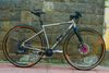 Xe đạp touring titanium Lynskey tím hồng dịu dàng
