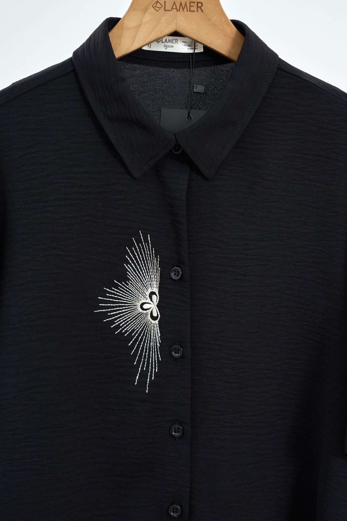 Áo sơ mi thêu 1 bên - B61H25H012