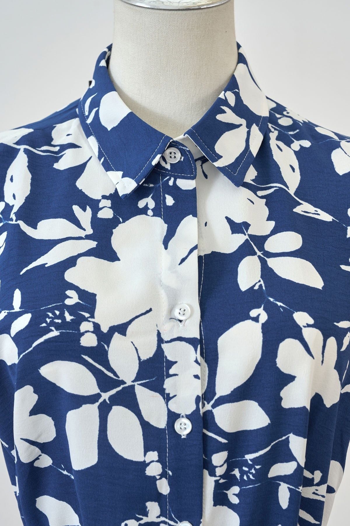 Đầm suông cổ đức buộc nơ eo - B63T25H012