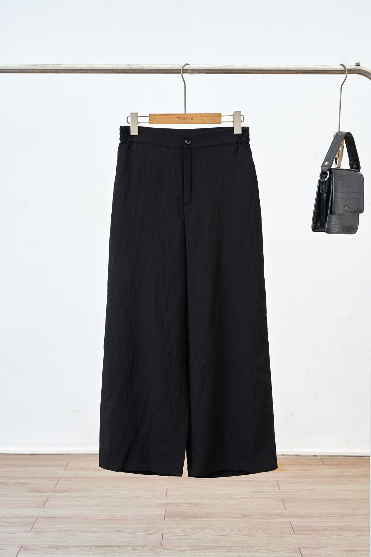 Quần ống rộng chun 2 sườn - B64W25H003