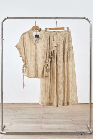 Quần ống rộng bổ mảnh chun sau - B64W26H001