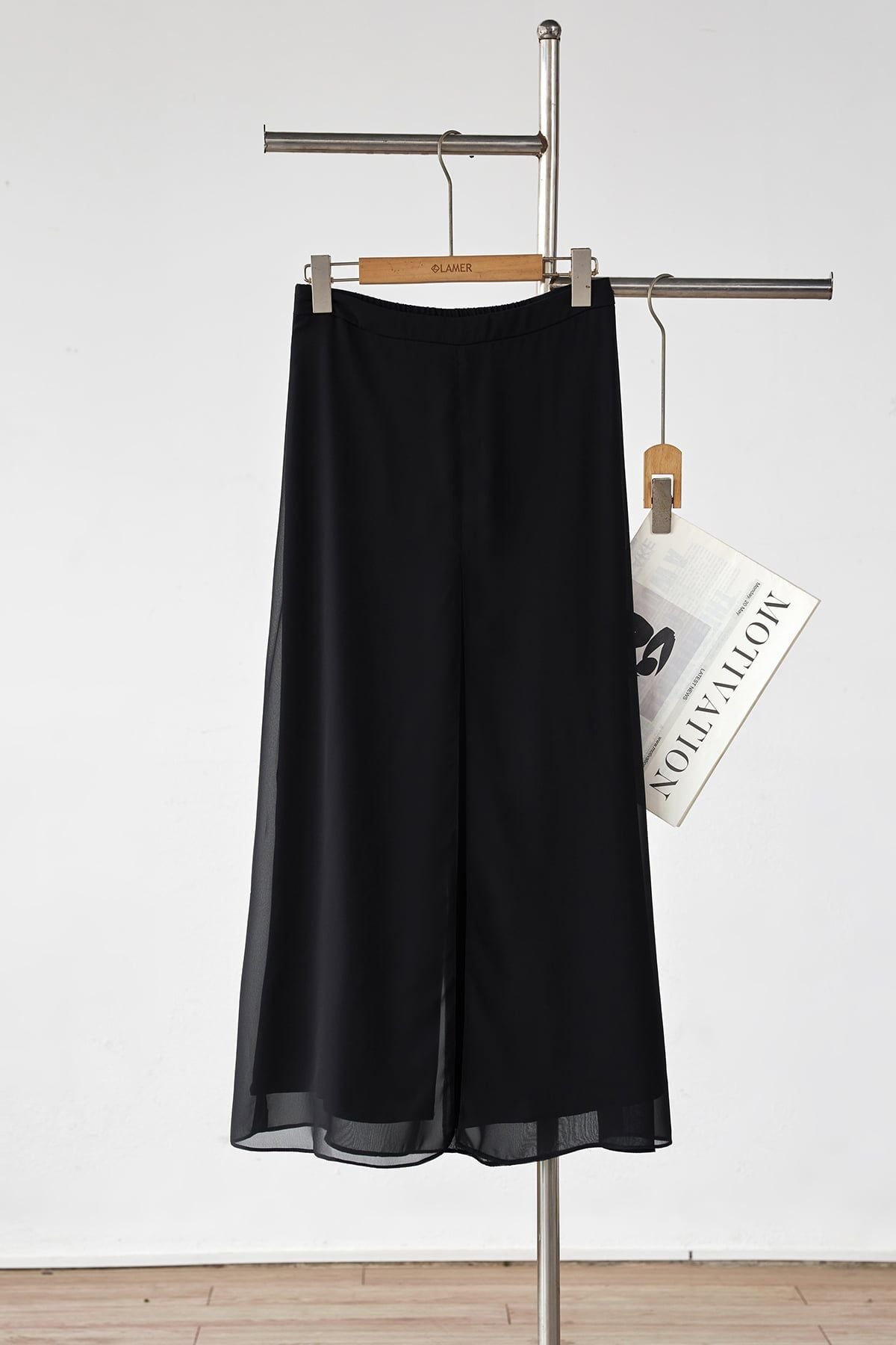 Quần váy ống rộng xẻ trước - B64W26H002