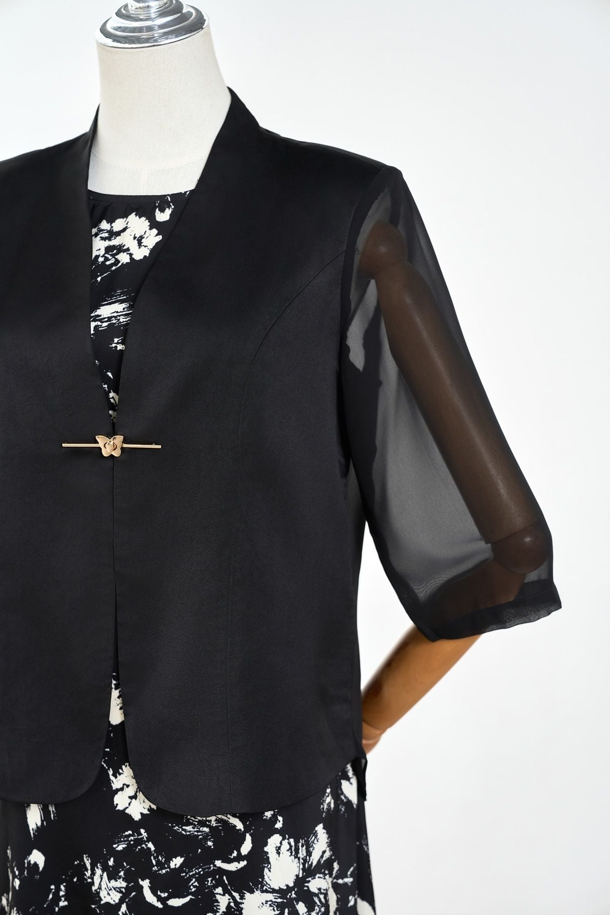 Áo khoác phối voan tay lỡ - B65D25Q001