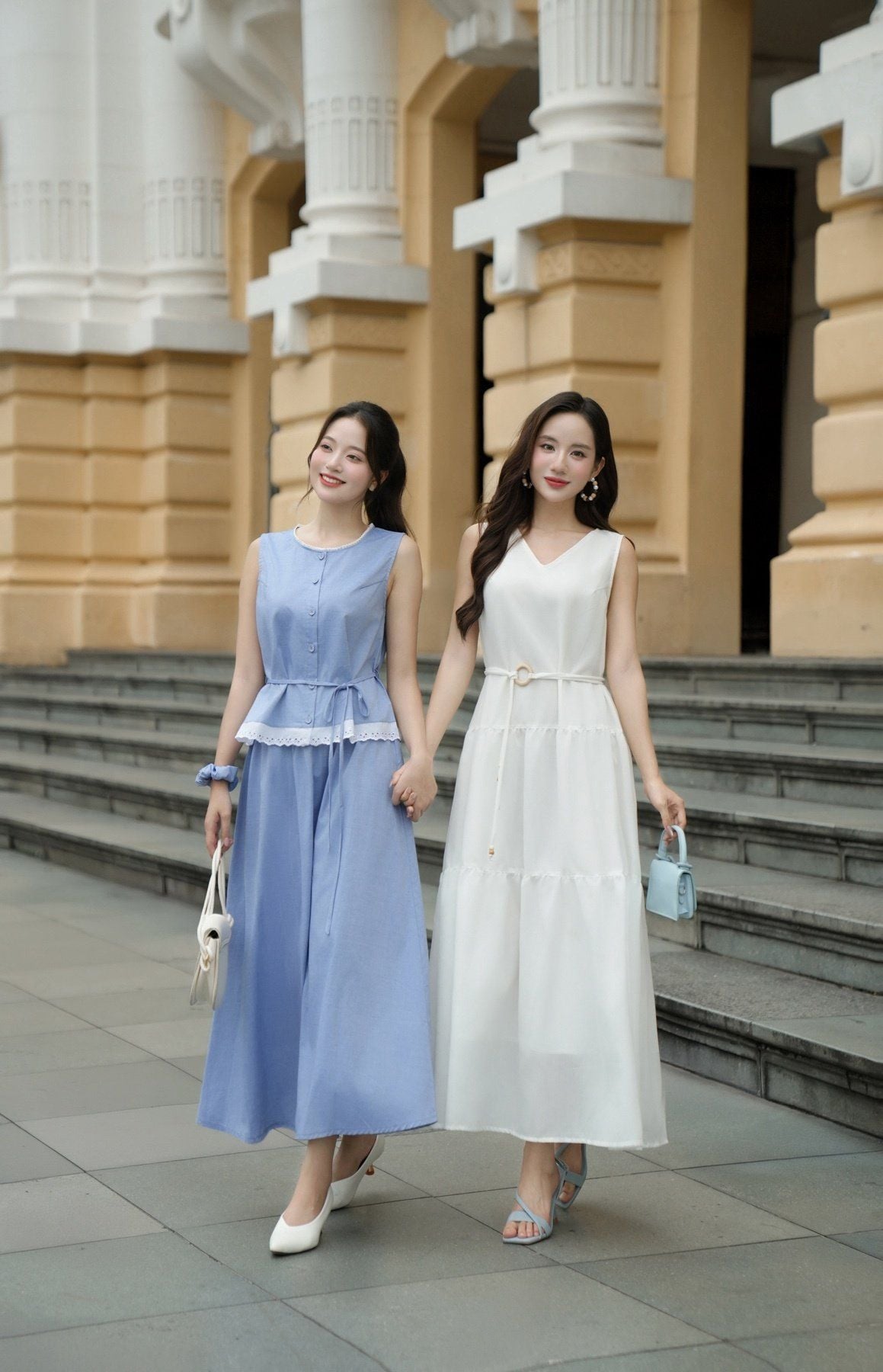 Áo sát nách cổ tròn đai eo phối ren - D61B25H010