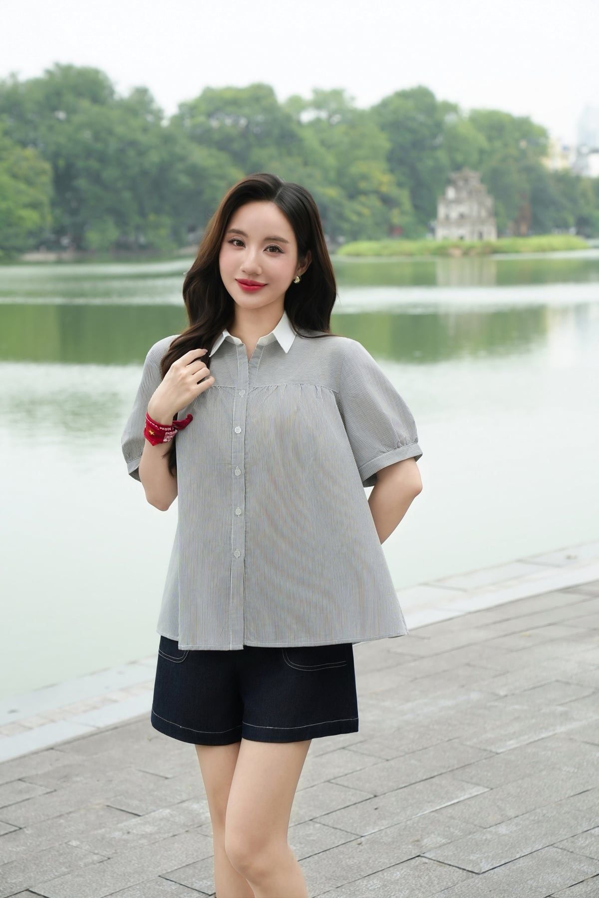 Áo sơ mi nhún ngực phối cổ - D61H25H011