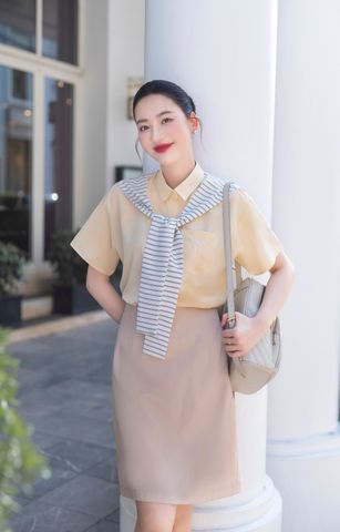 Áo sơ mi vai chờm; thêu nơ; phối khăn - D61H25Q001