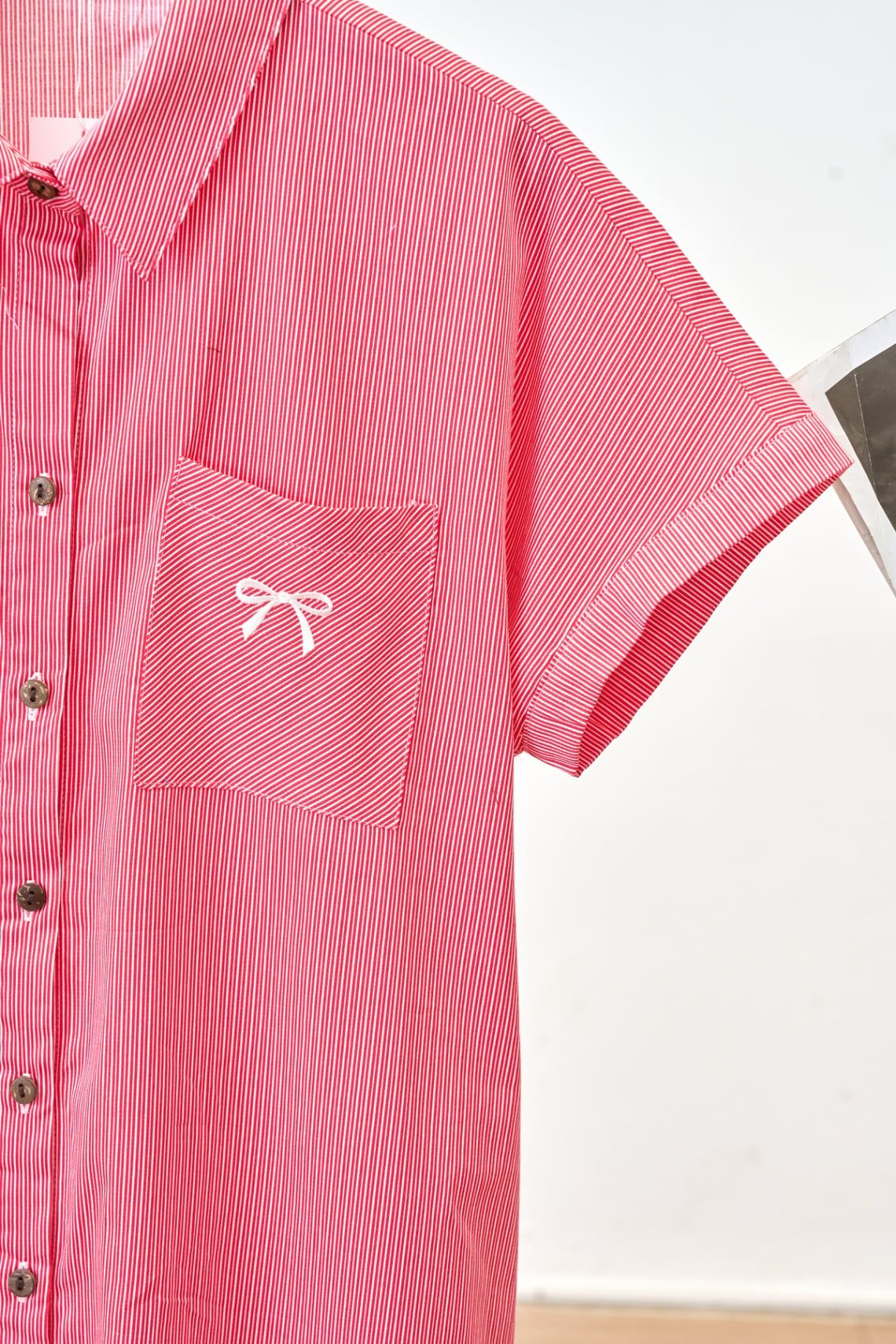 Đầm suông vai chờm thêu ngực - D63T25H007