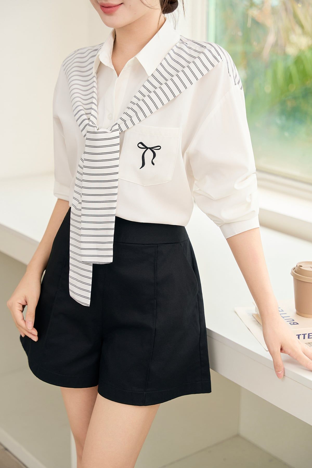 Quần short dáng rộng túi chéo - V64S26H006