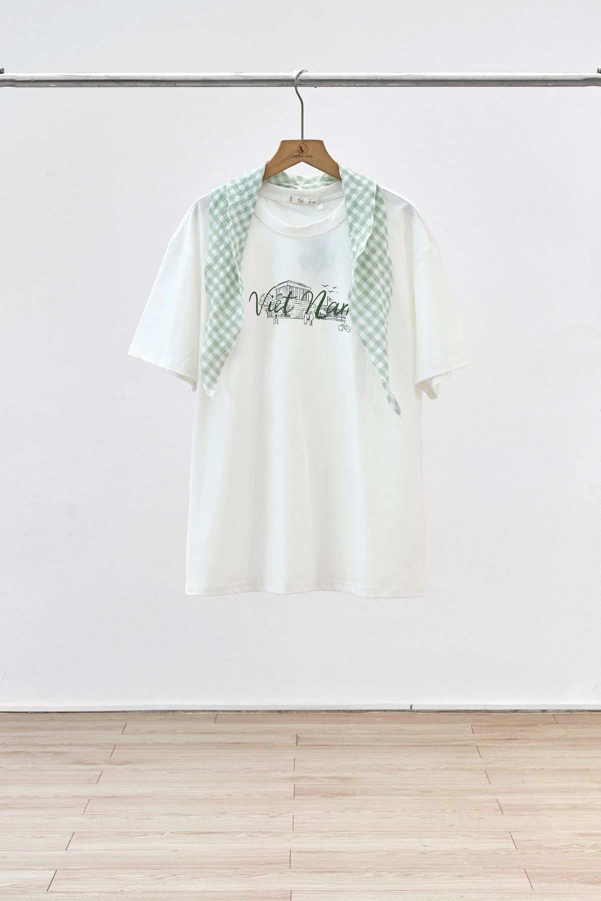 Áo phông vai chờm kèm khăn  - H61S25H016