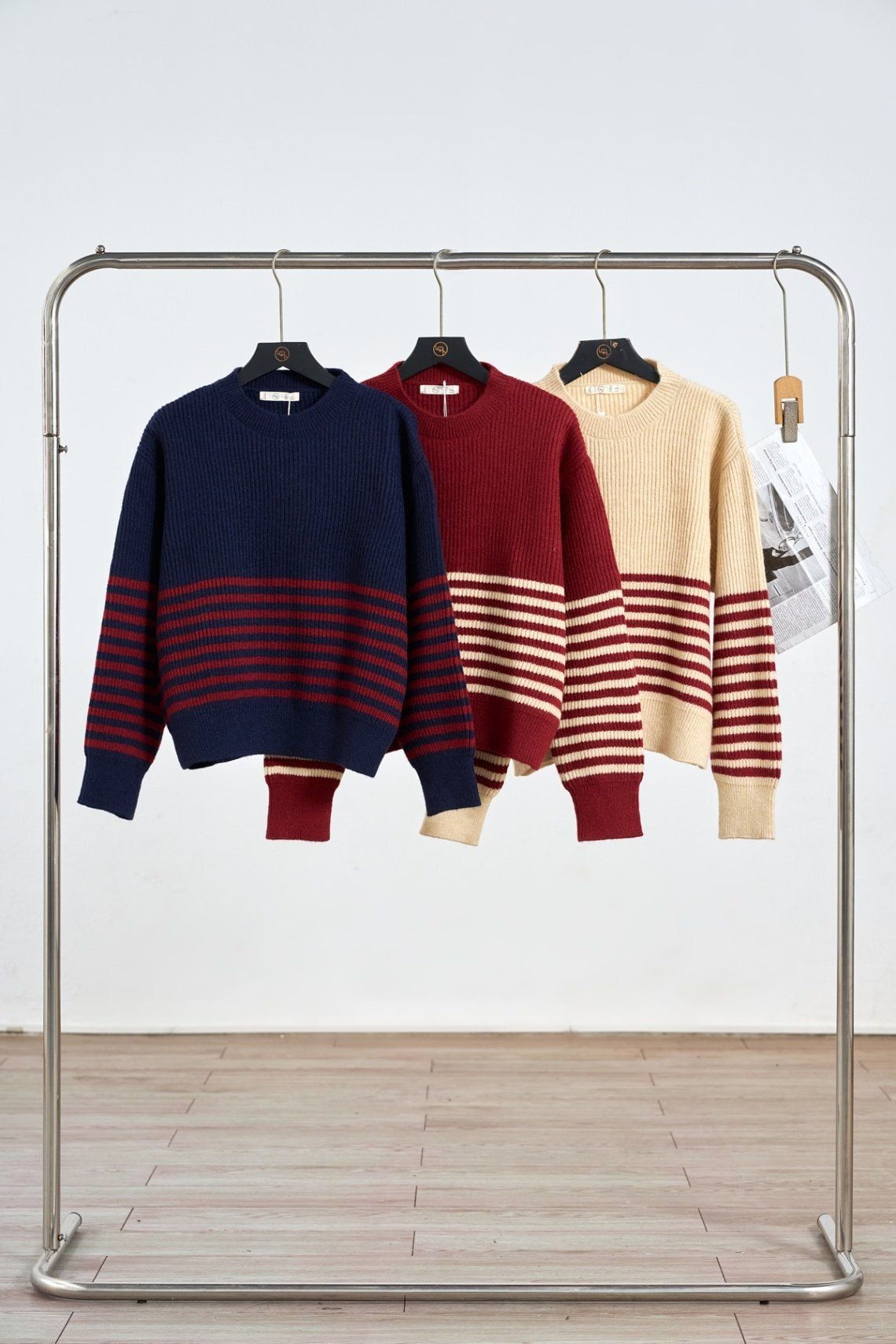 Áo len kẻ phối màu - H61W25T005