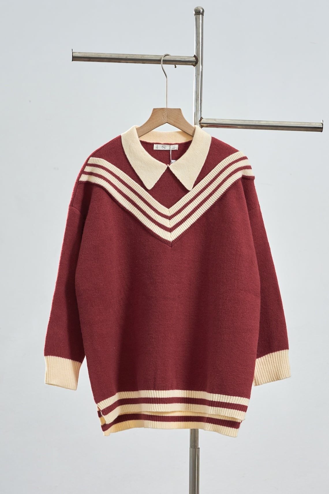 Áo len dáng rộng cổ bẻ phối kẻ - H61W25T009