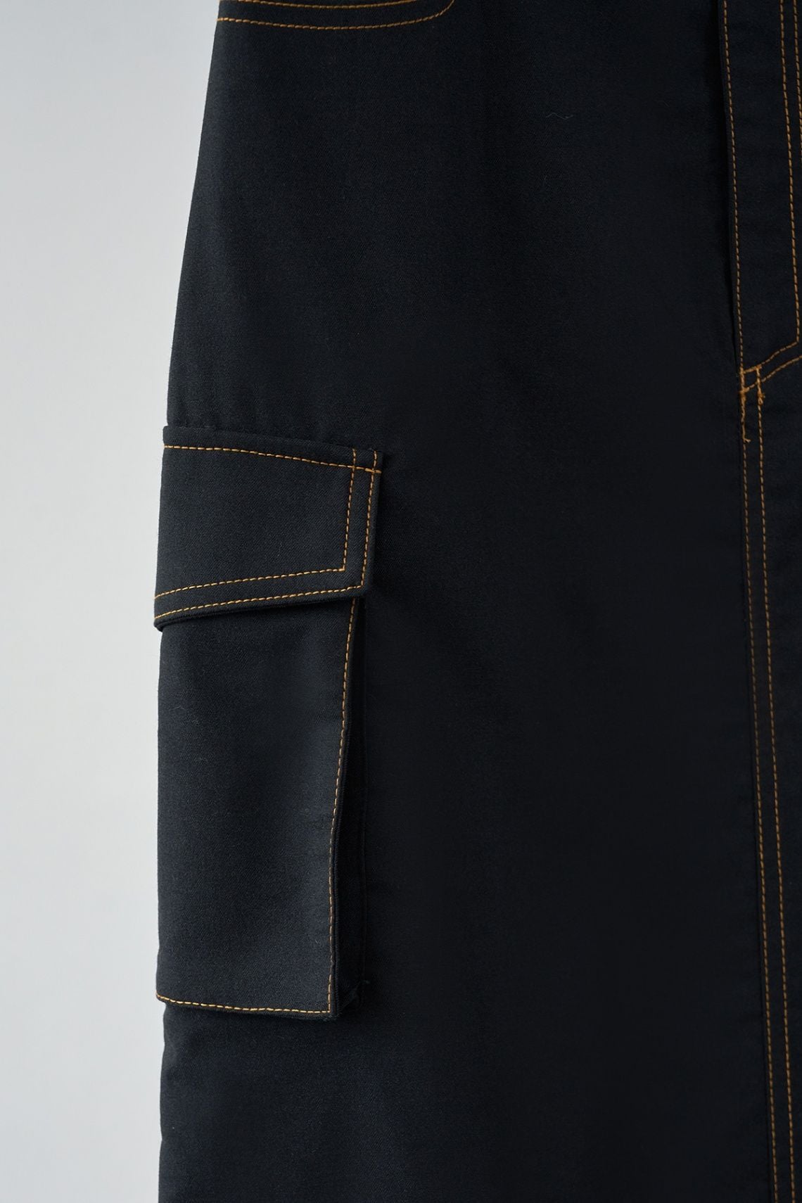 Chân váy dáng dài túi hộp - H62M25Q006