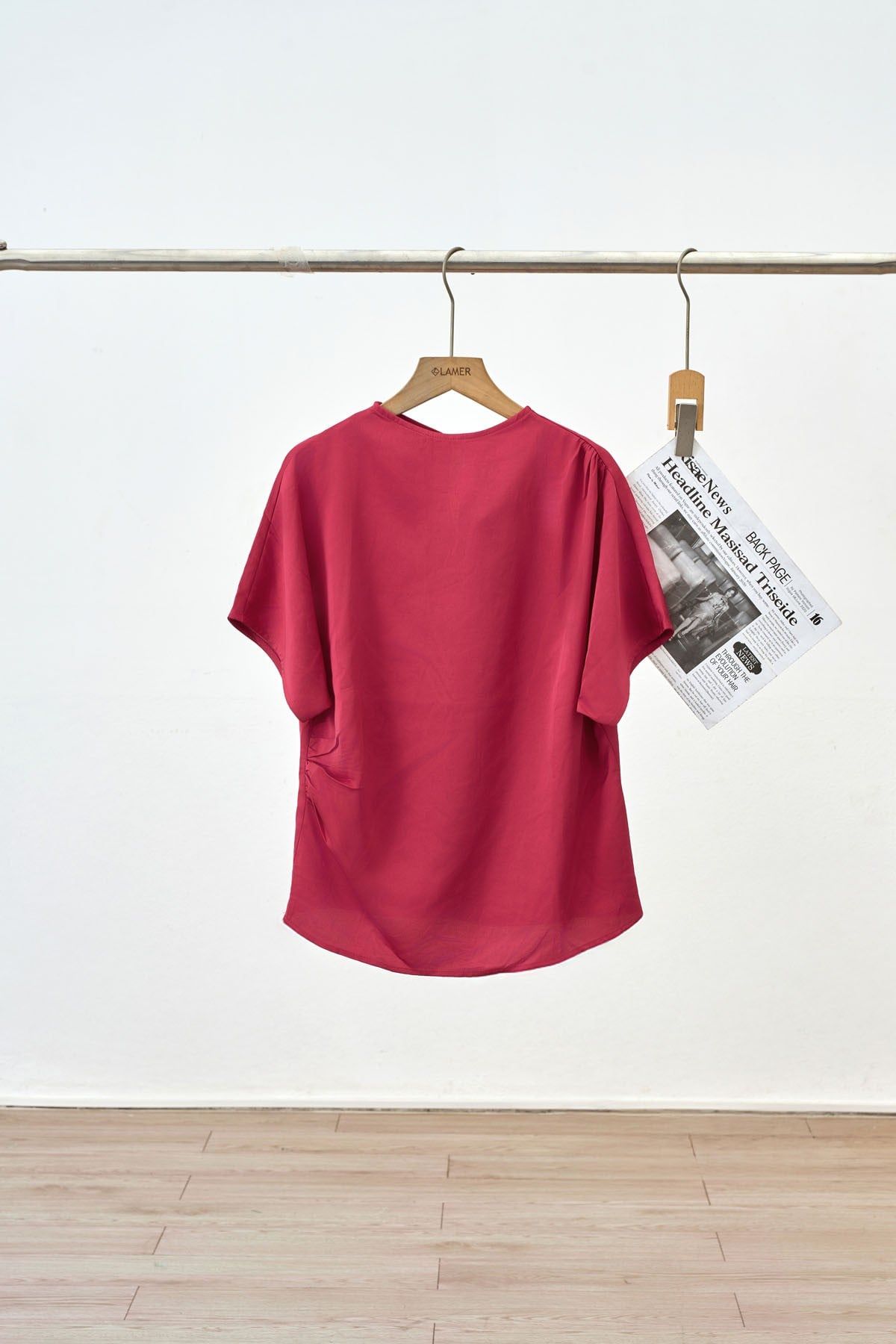 Áo lụa vai chờm nhún vai - L61B25H072