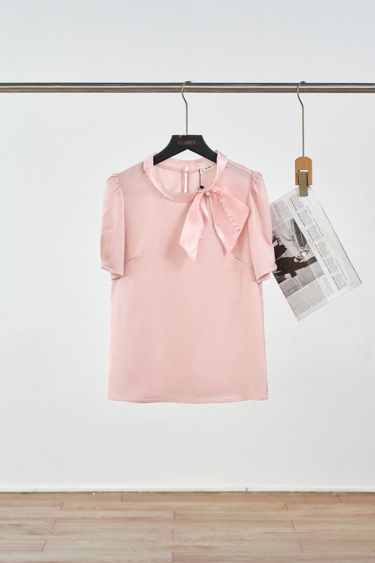 Áo cổ nơ đính đá - L61B25Q030