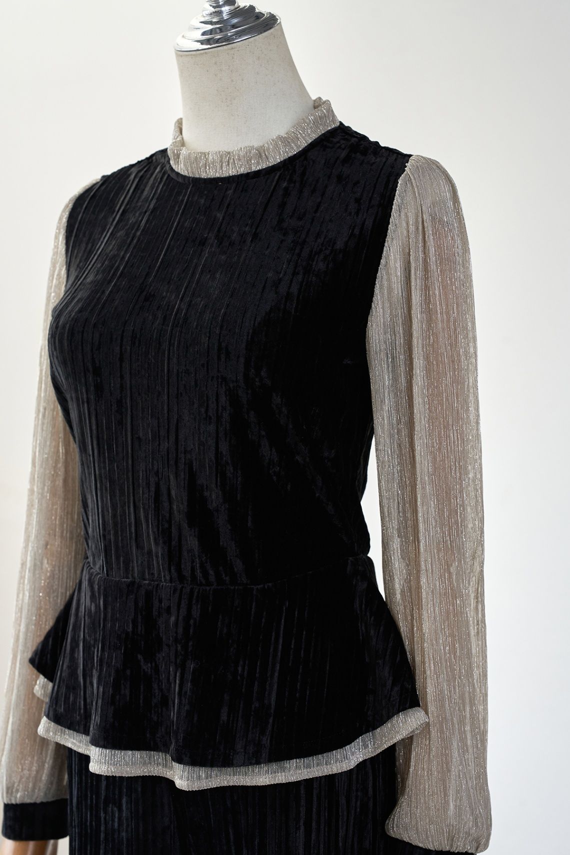 Áo peplum cổ bèo phối tay - L61B25T013