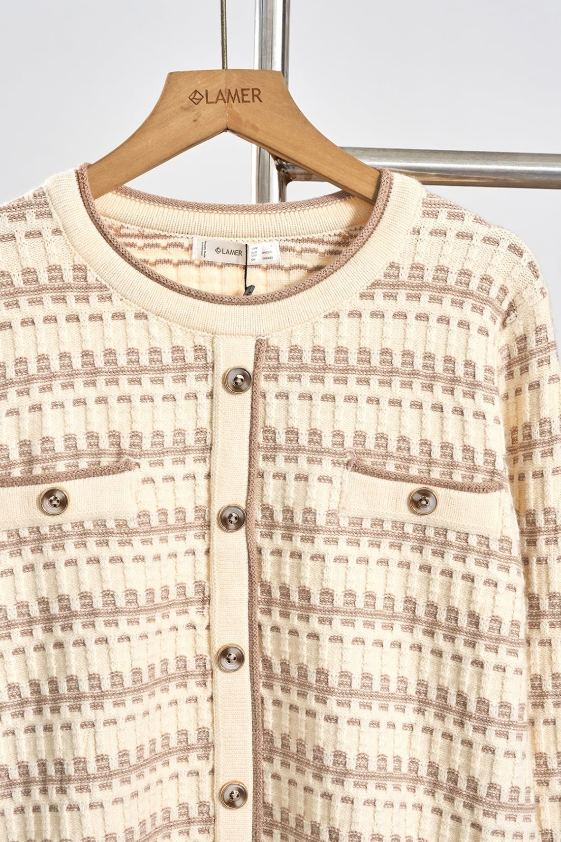 Áo len phối gấu cơi ngực - L61W25T003