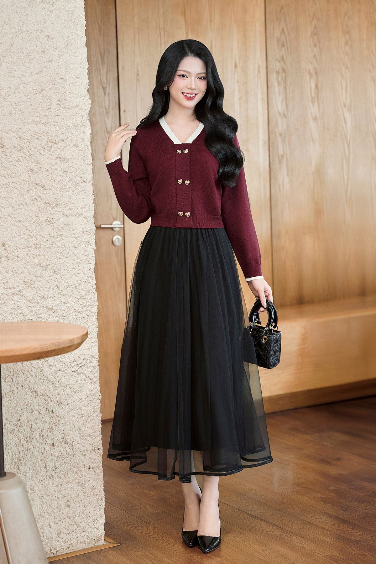 Áo len cổ tim nẹp giả - L61W25T005