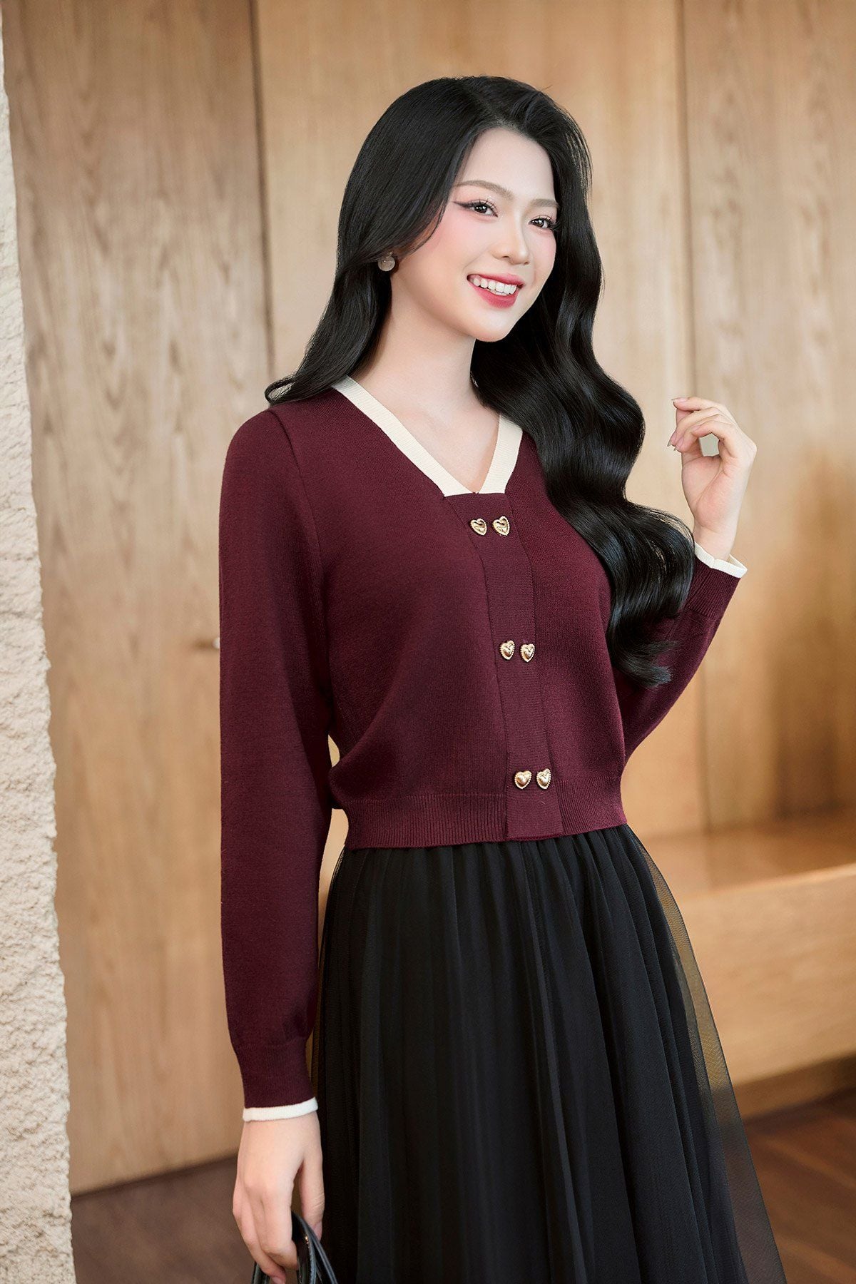 Áo len cổ tim nẹp giả - L61W25T005