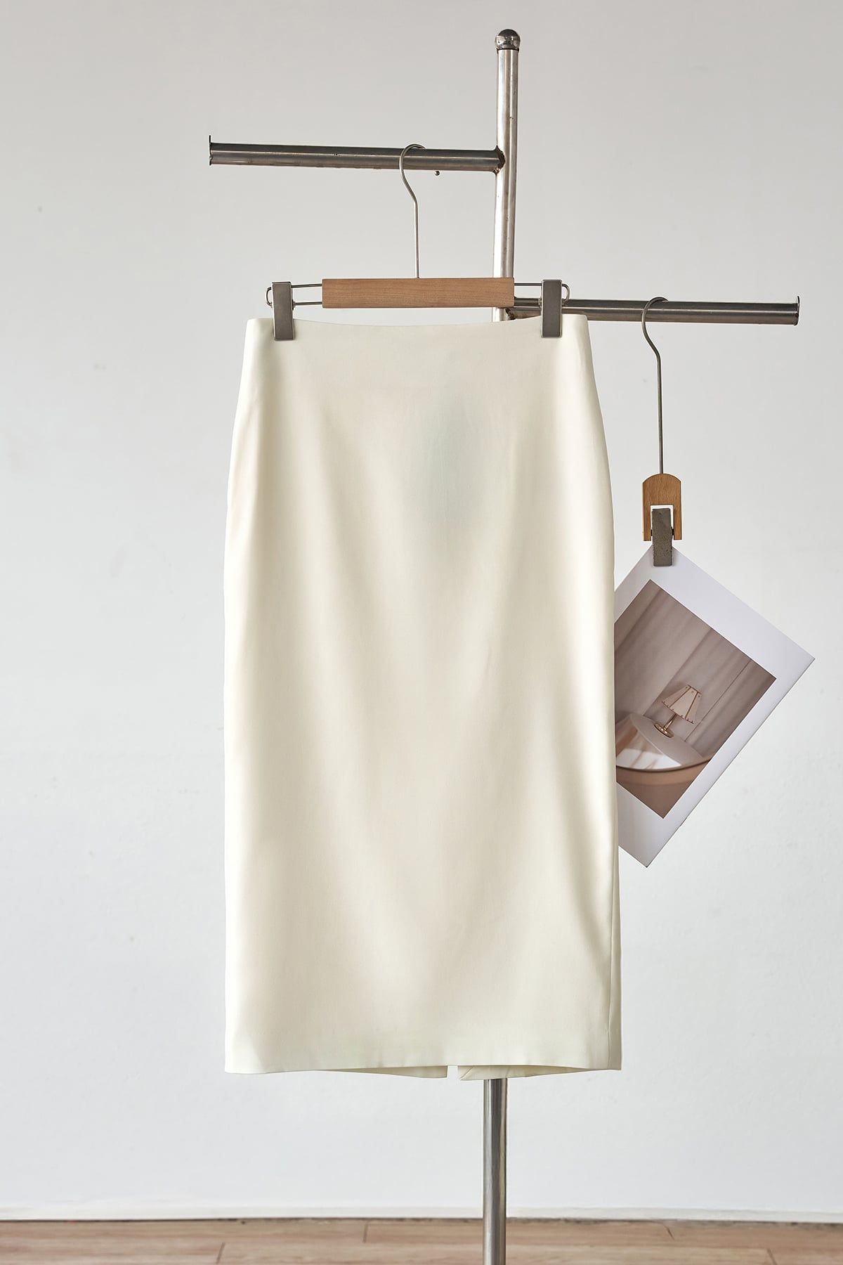 Chân váy dài cạp liền xẻ sau - L62I26Q001