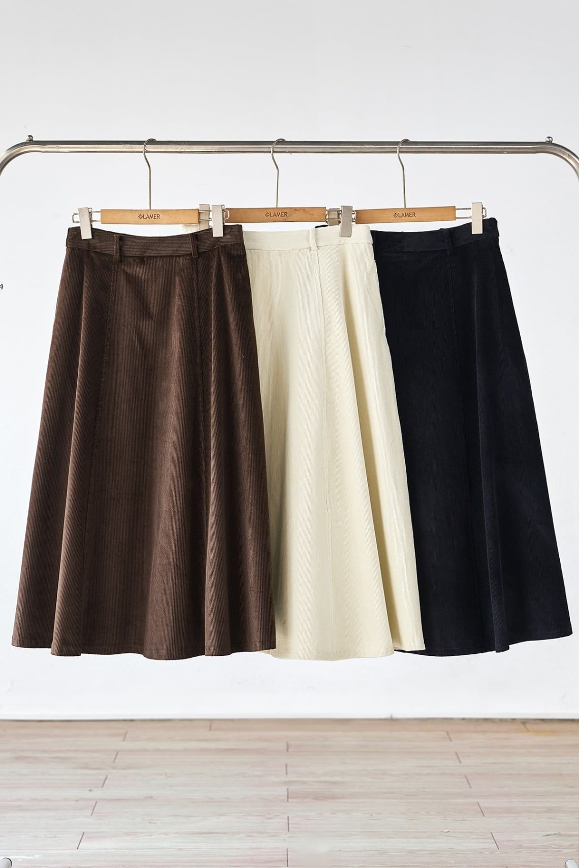 Chân váy xoè bổ mảnh - L62L25T013