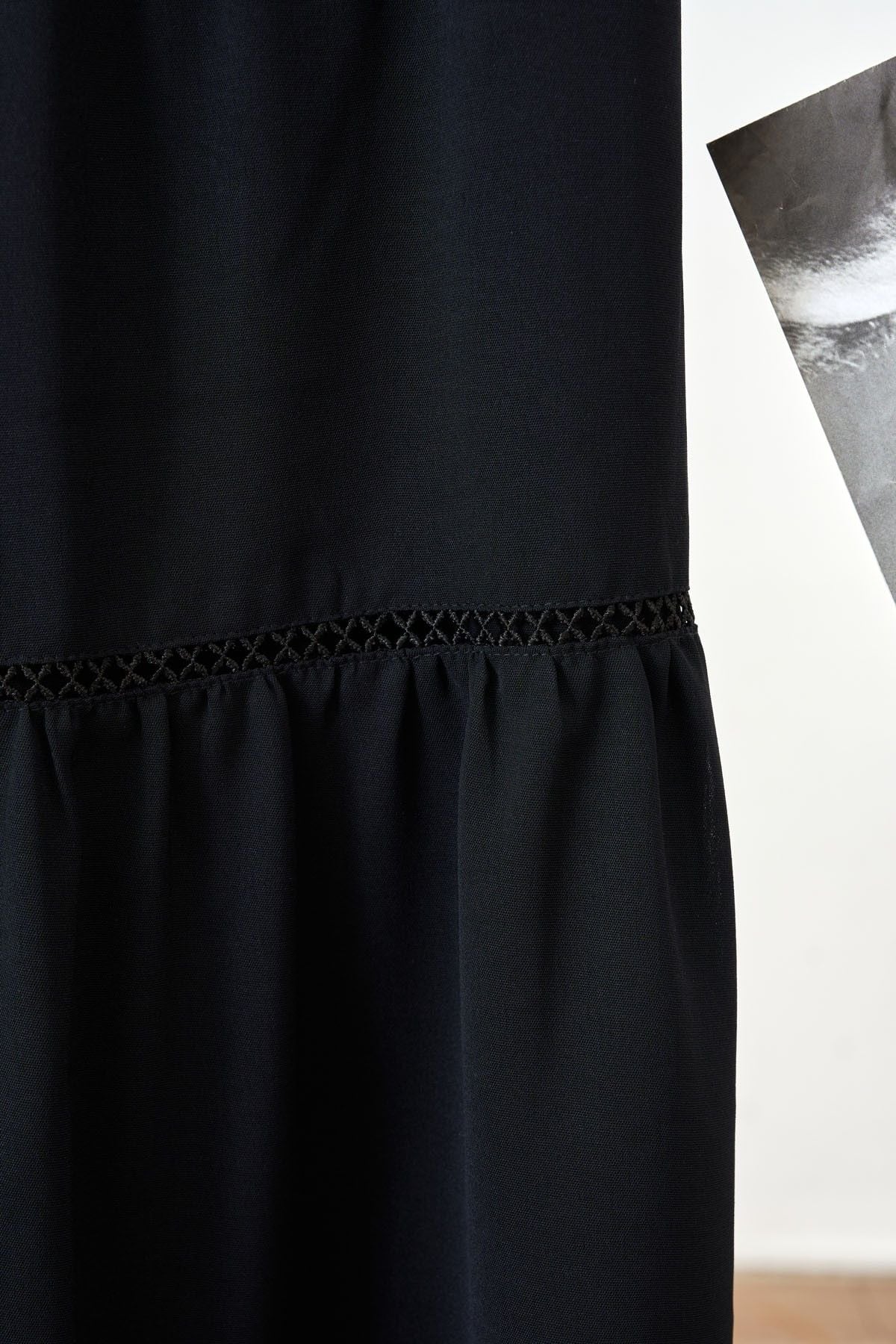 Chân váy xòe nhún kẹp zen - L62M25Q017