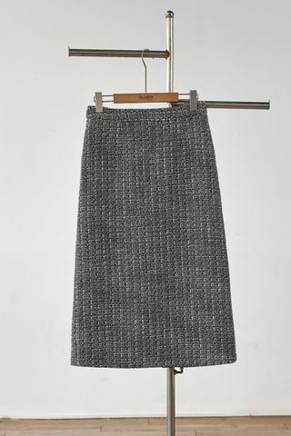 Chân váy dạ dài xẻ sau - L62M25T007