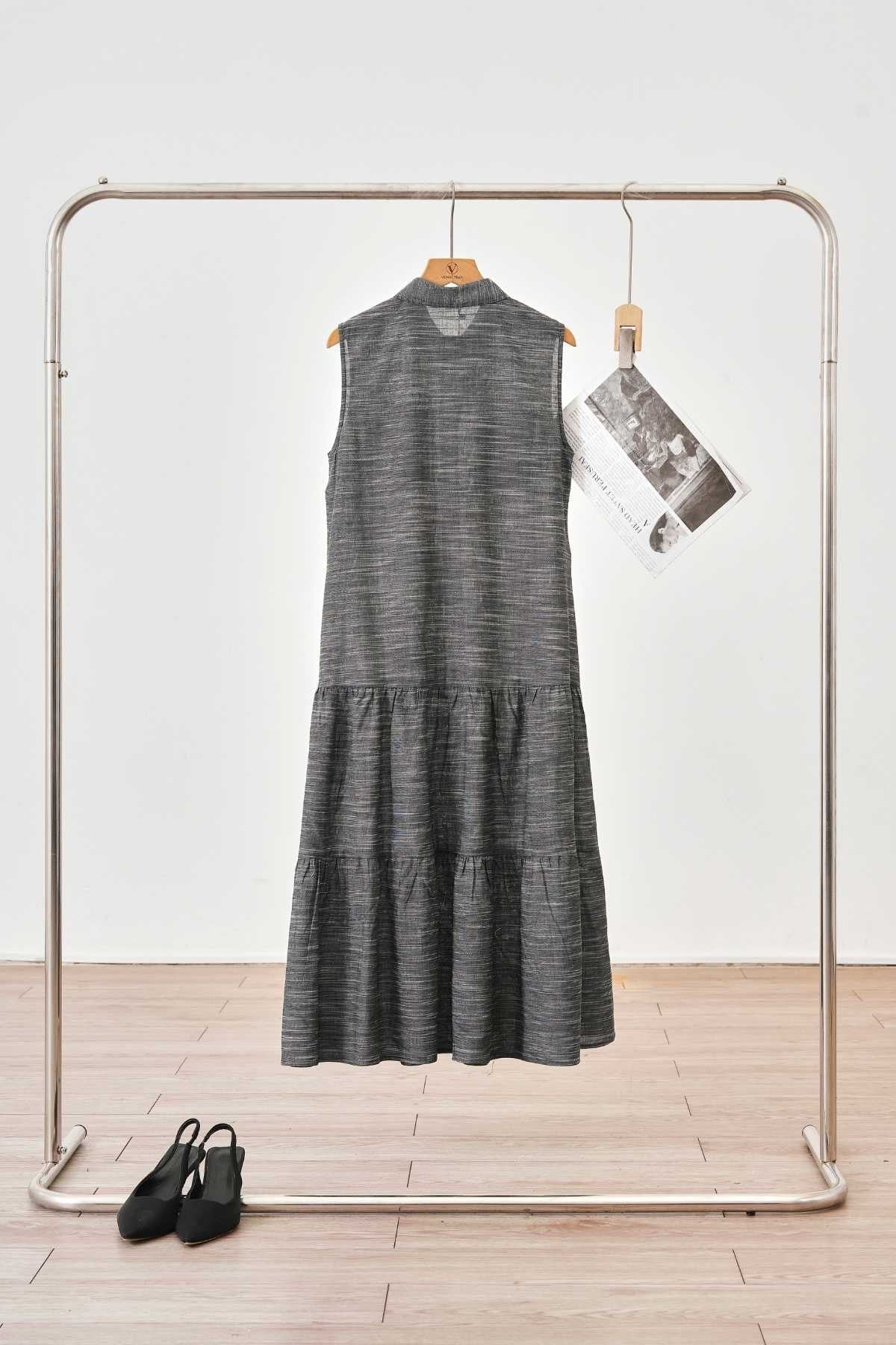 Đầm cổ đức sát nách 2 túi ốp - L63M25H058