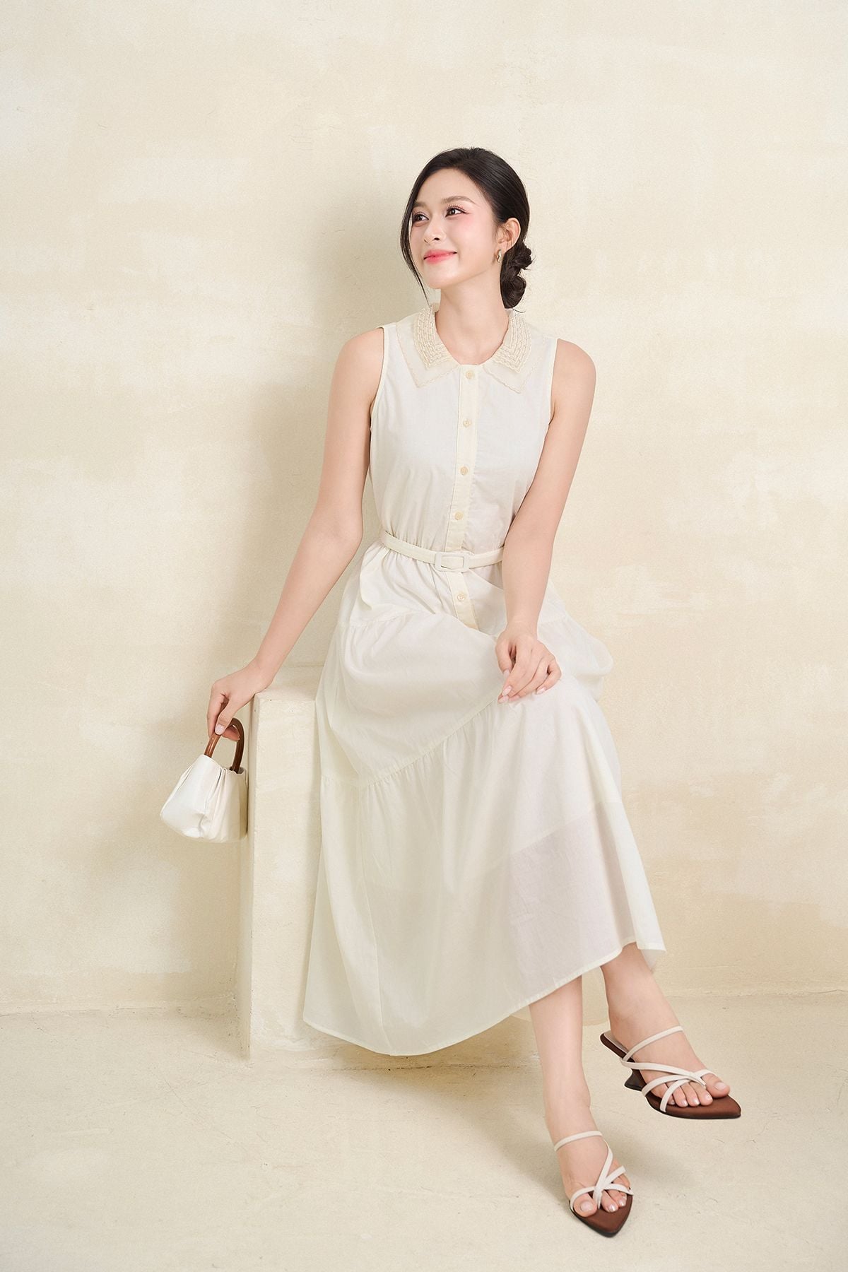 Đầm maxi nhún 3 tầng cổ ren - L63M26H023
