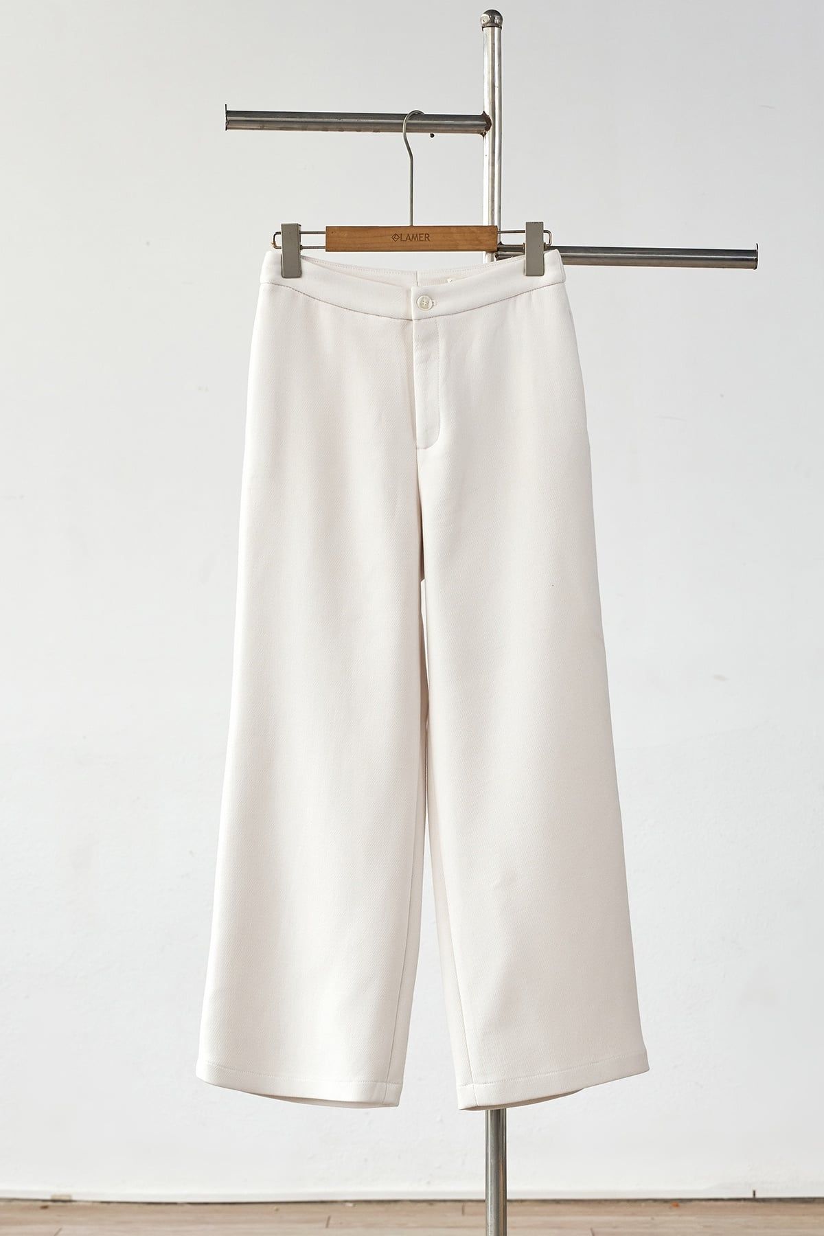 Quần ống rộng 2 túi dọc - L64W25Q011