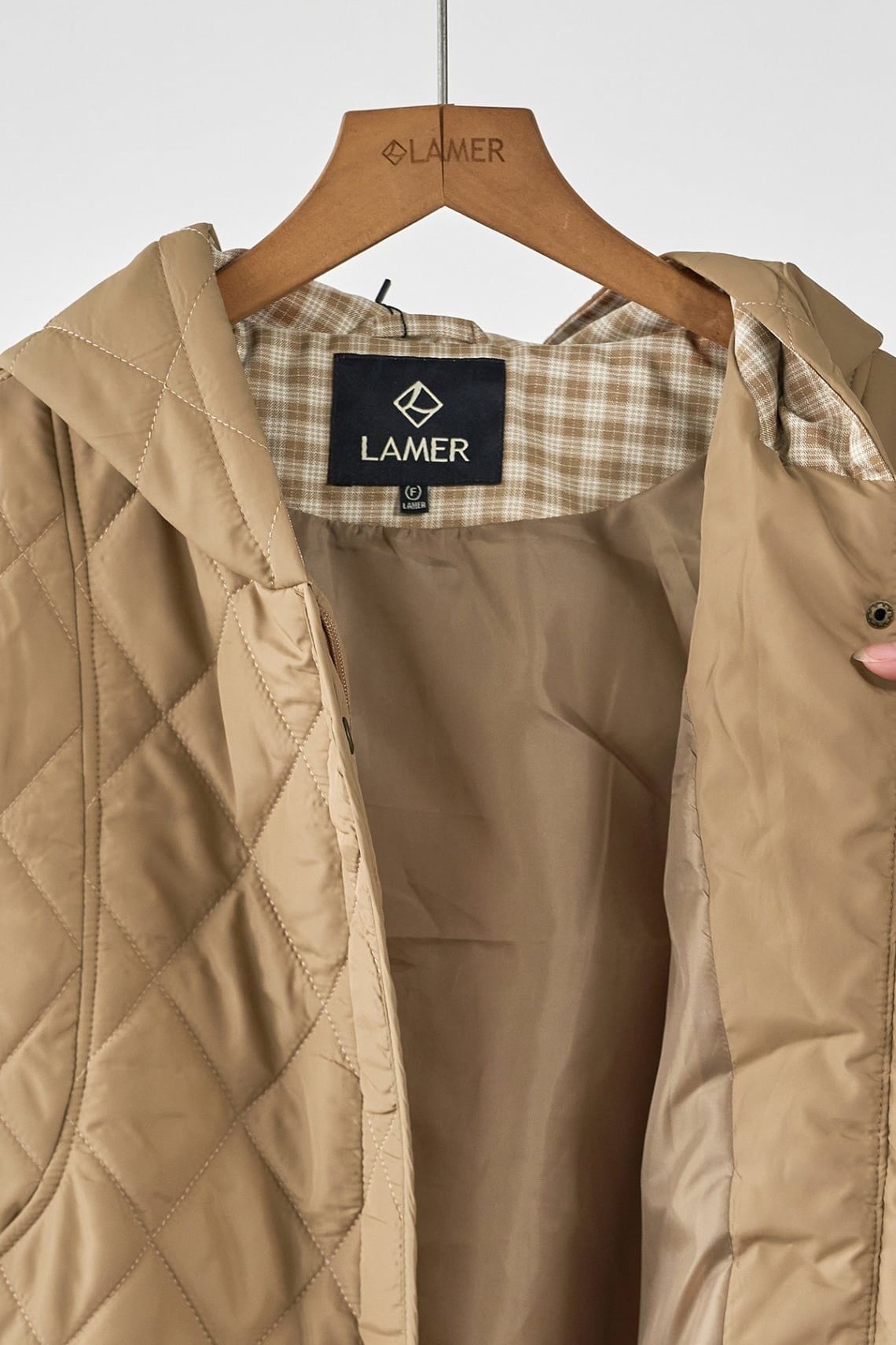 Áo phao cổ mũ phối kẻ - L65P25T018