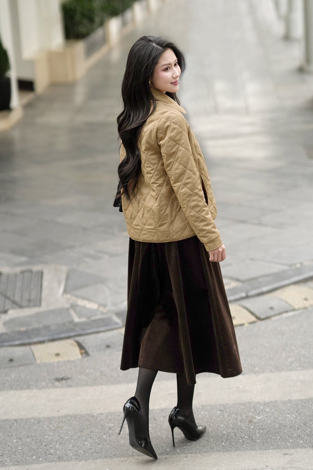 Áo phao cổ bẻ; lé thân - L65P25T027