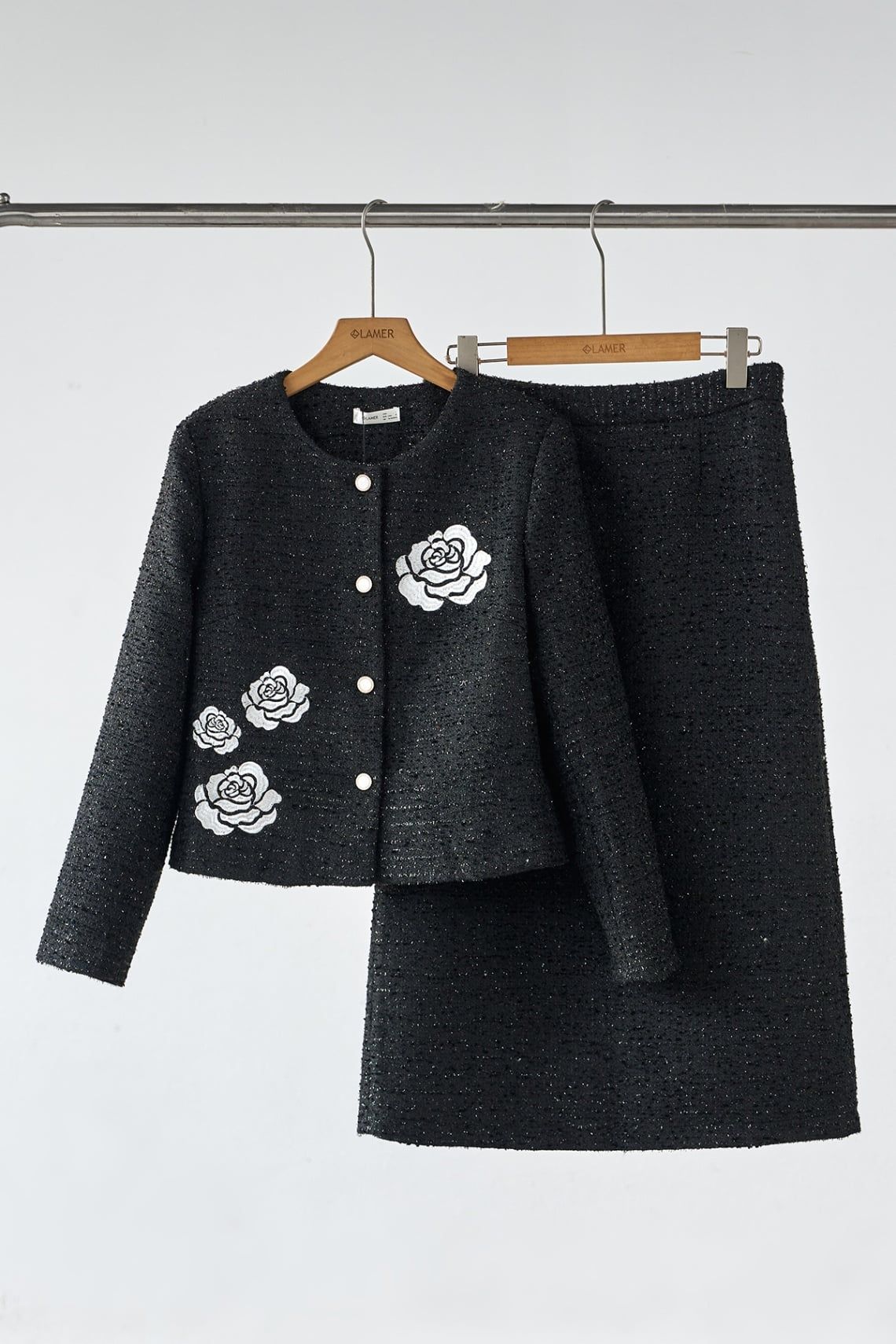 Áo dạ suông thêu hoa - L65W25T020