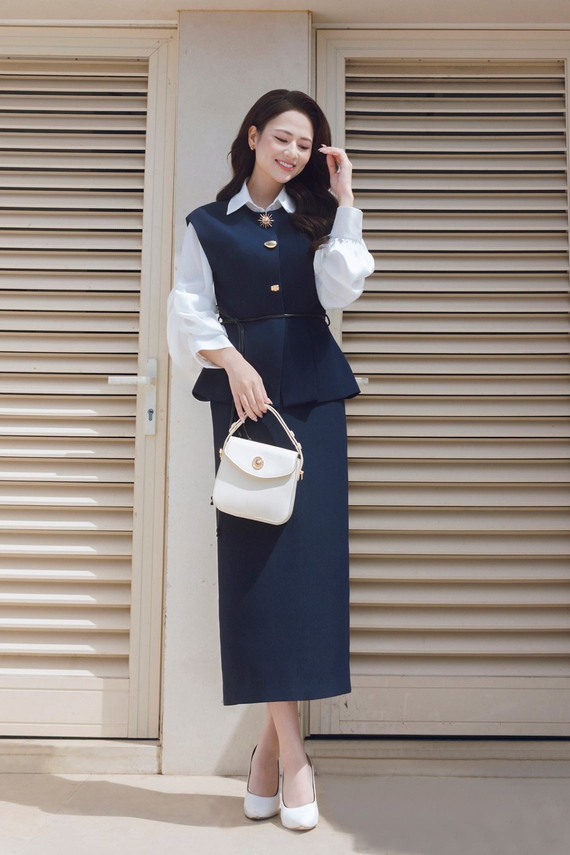 Áo gile dáng rộng cổ tròn phối dây đai eo - L66C25T003 (Hàng đặt trước)