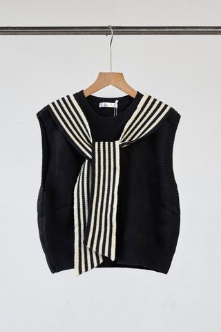 Áo len sát nách phối khăn vai kẻ - N61W25Q040