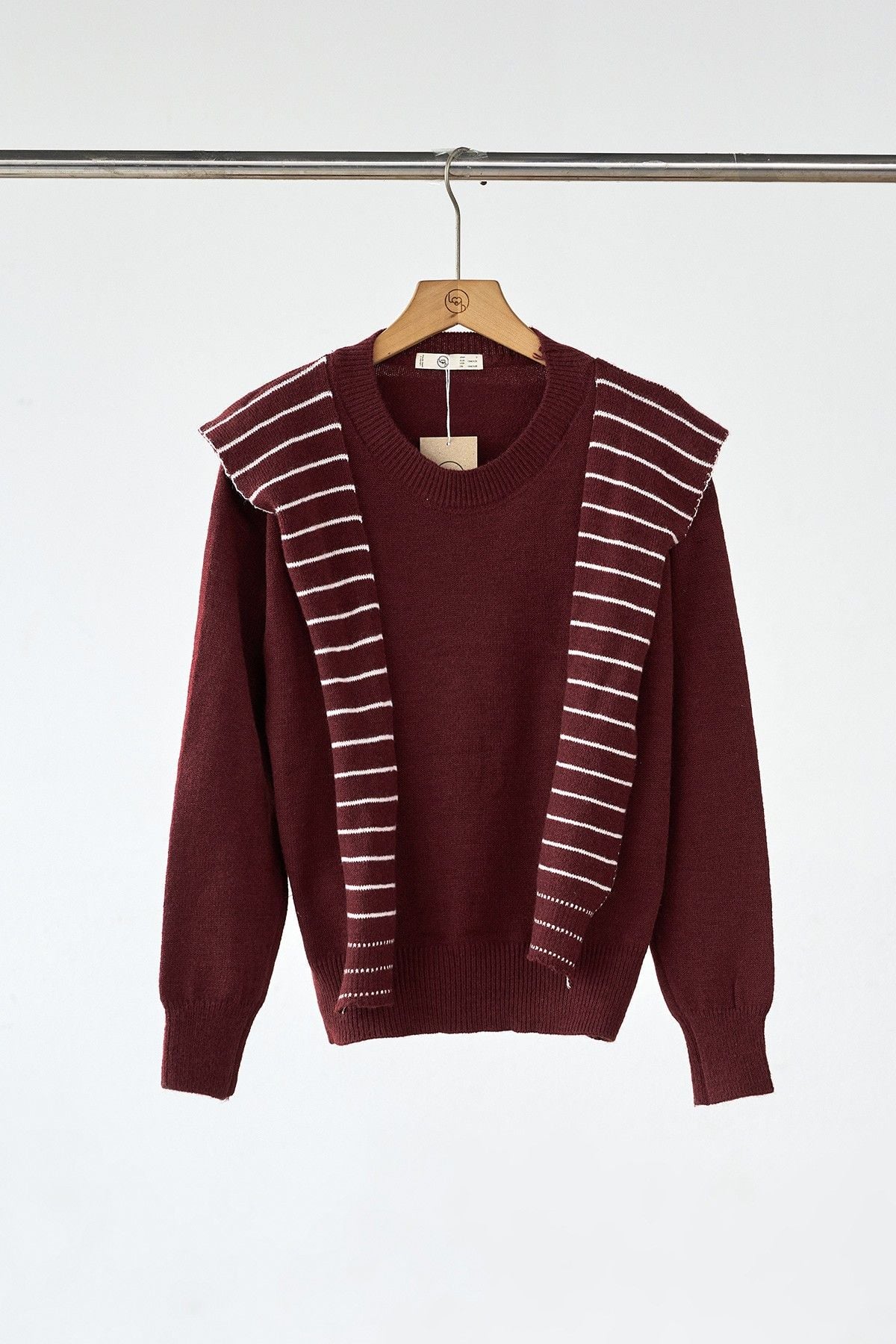 Áo len trơn cổ tròn bo kèm khăn vai kẻ - N61W25T023