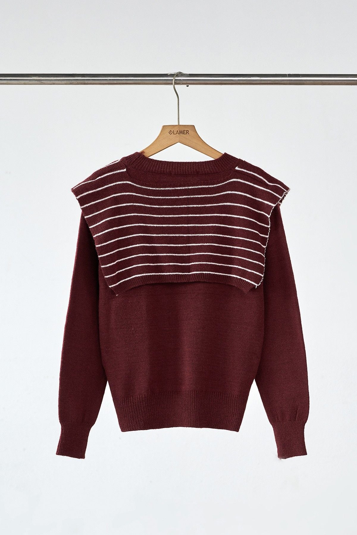 Áo len trơn cổ tròn bo kèm khăn vai kẻ - N61W25T023