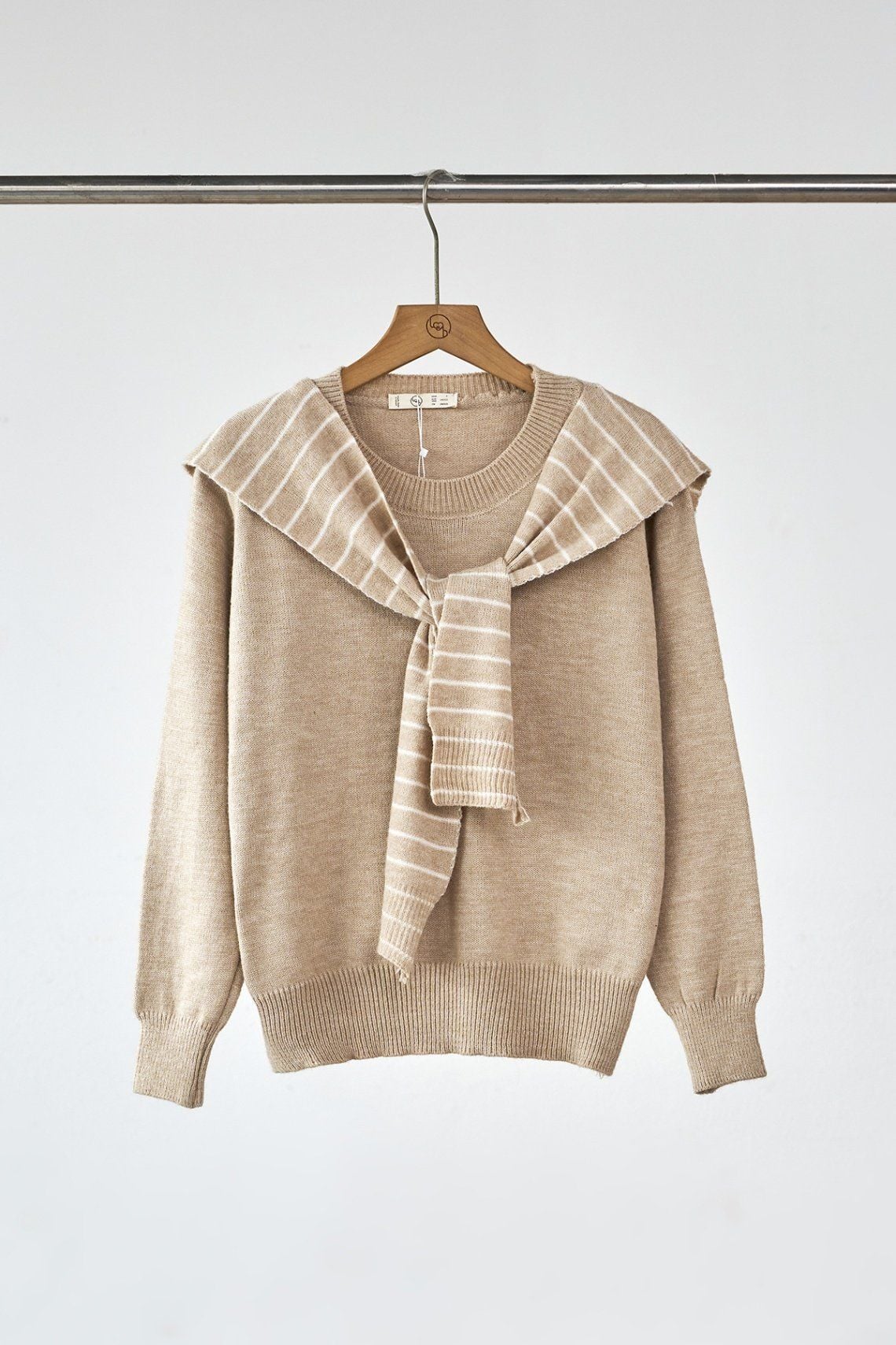 Áo len trơn cổ tròn bo kèm khăn vai kẻ - N61W25T023