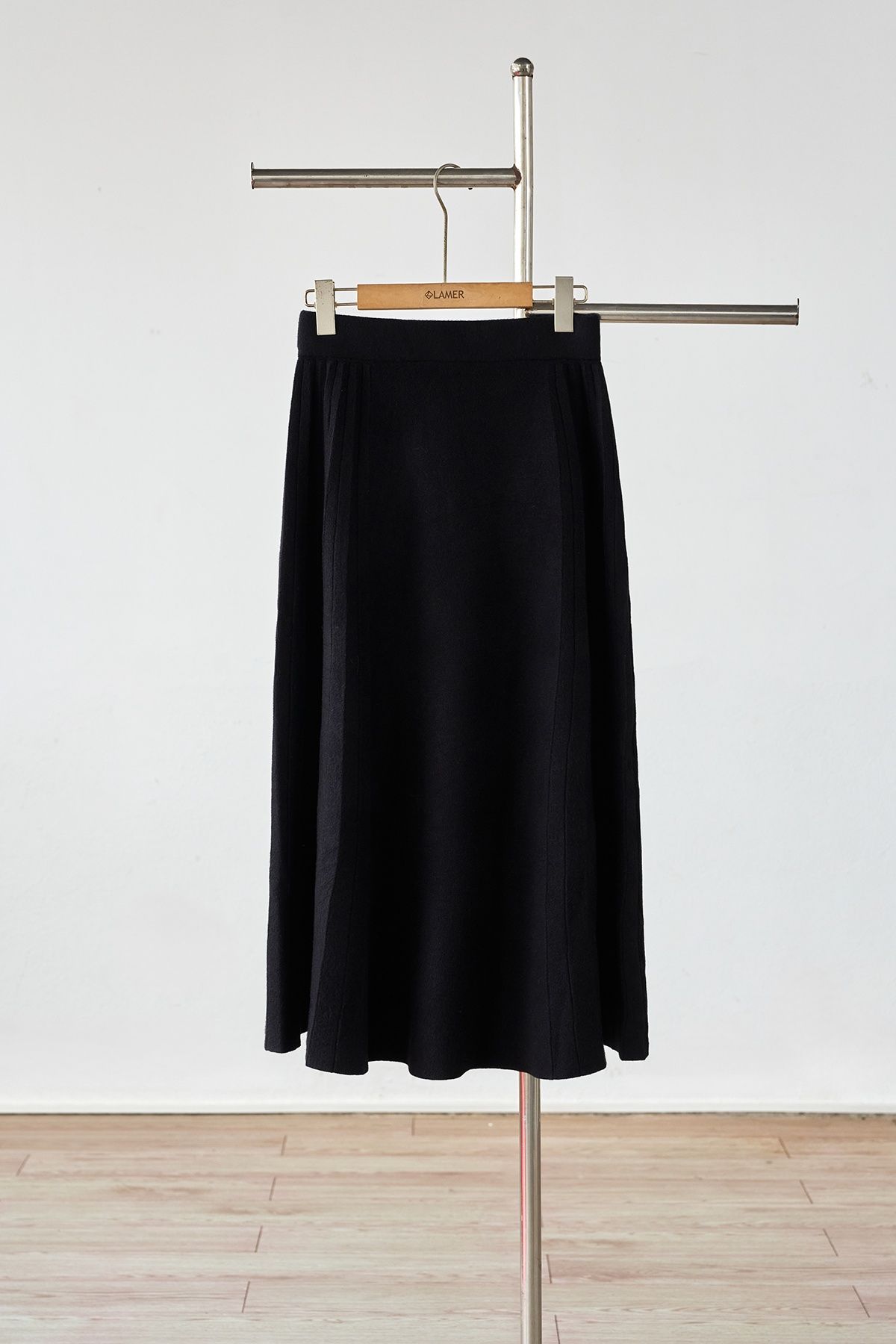 Chân váy len xoè cạp chun xếp ly hai bên - N62L25T002