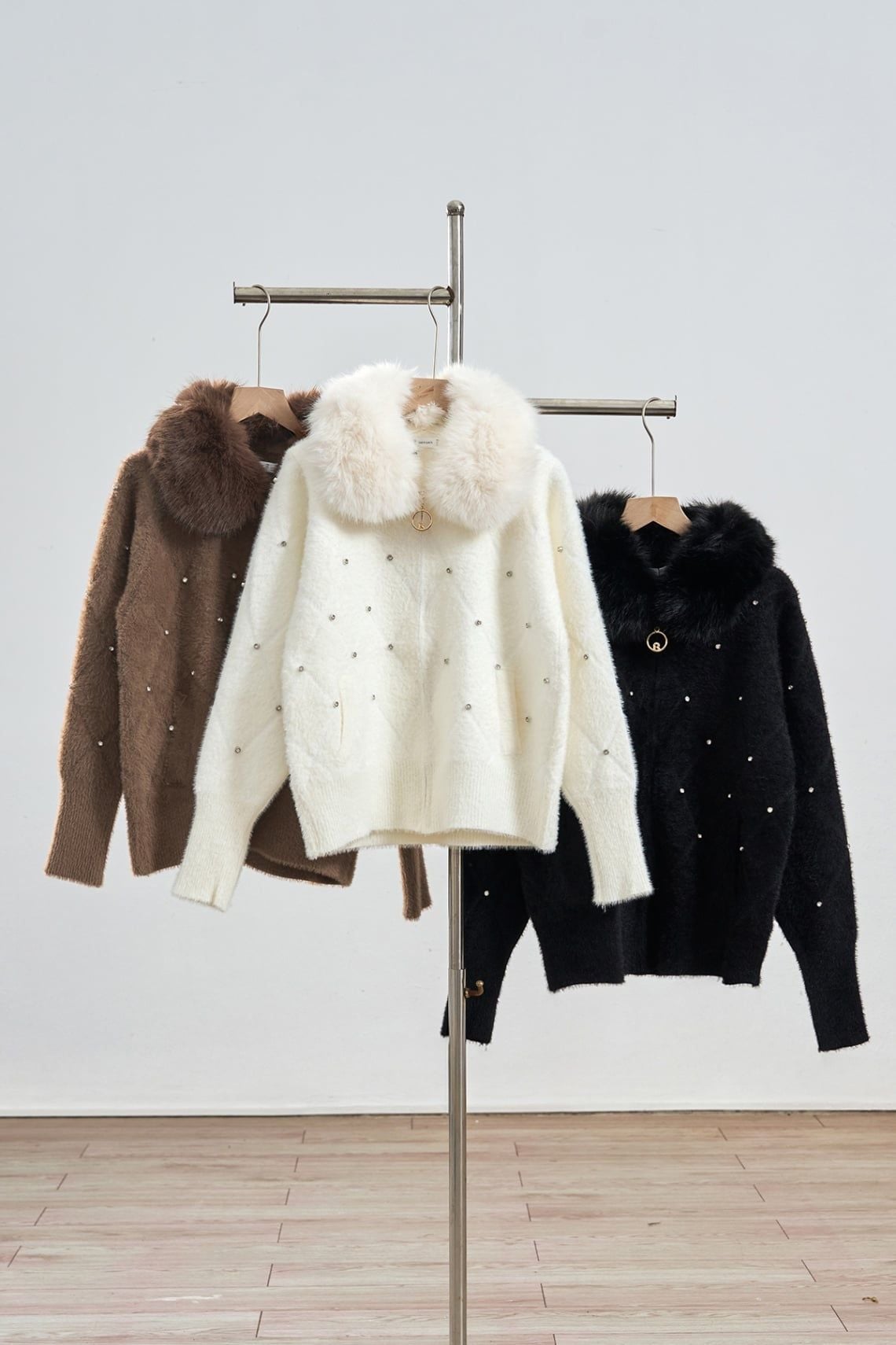Áo khoác cổ lông kéo khoá đính đá - N65O25T032