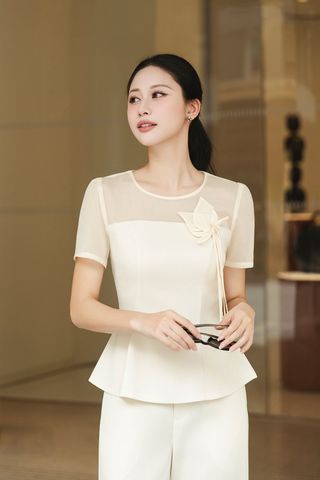 Áo phối cầu ngực đính trang trí - O61B26Q024