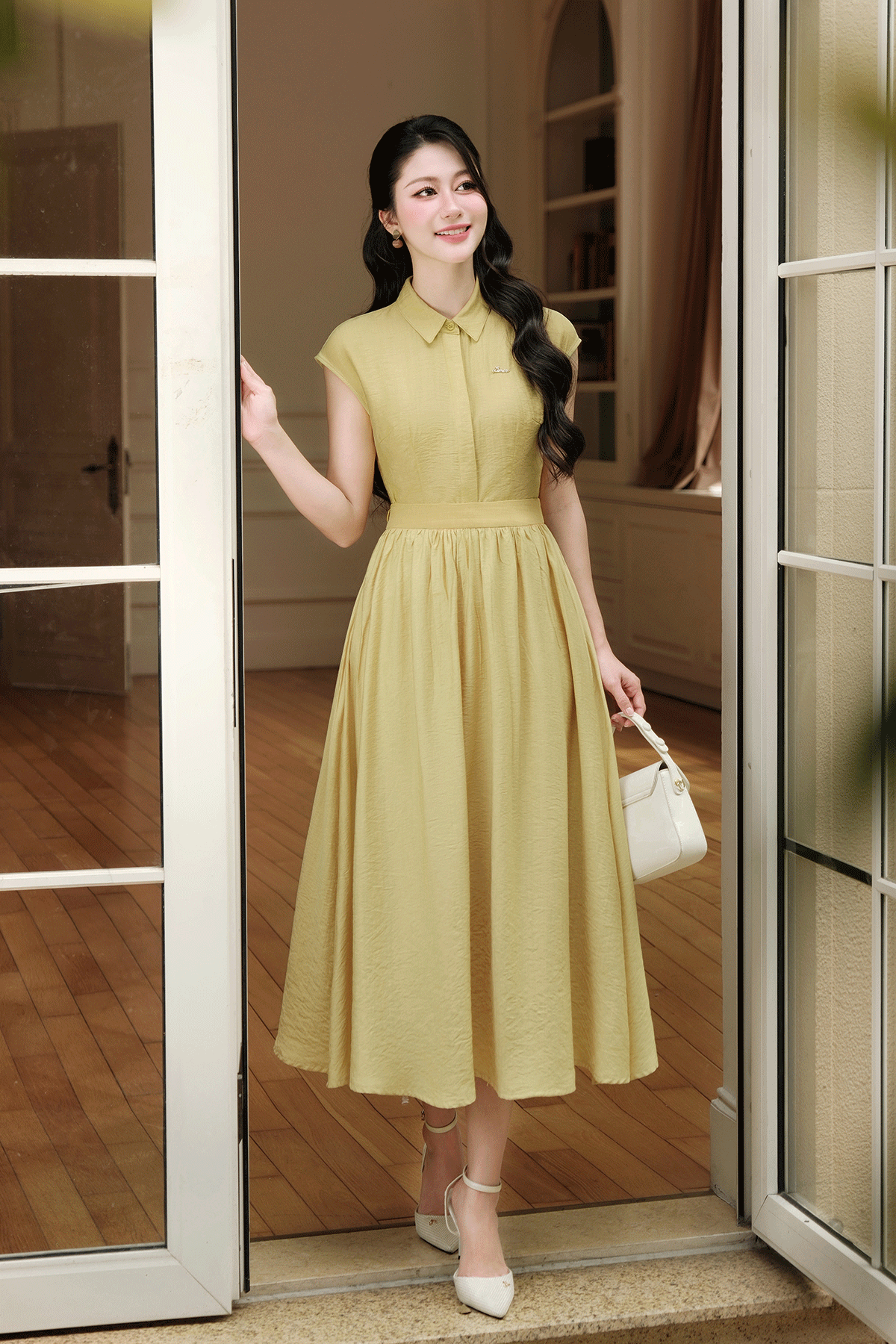 Áo sơ mi vai chờm chiết ly eo - O61H26H005