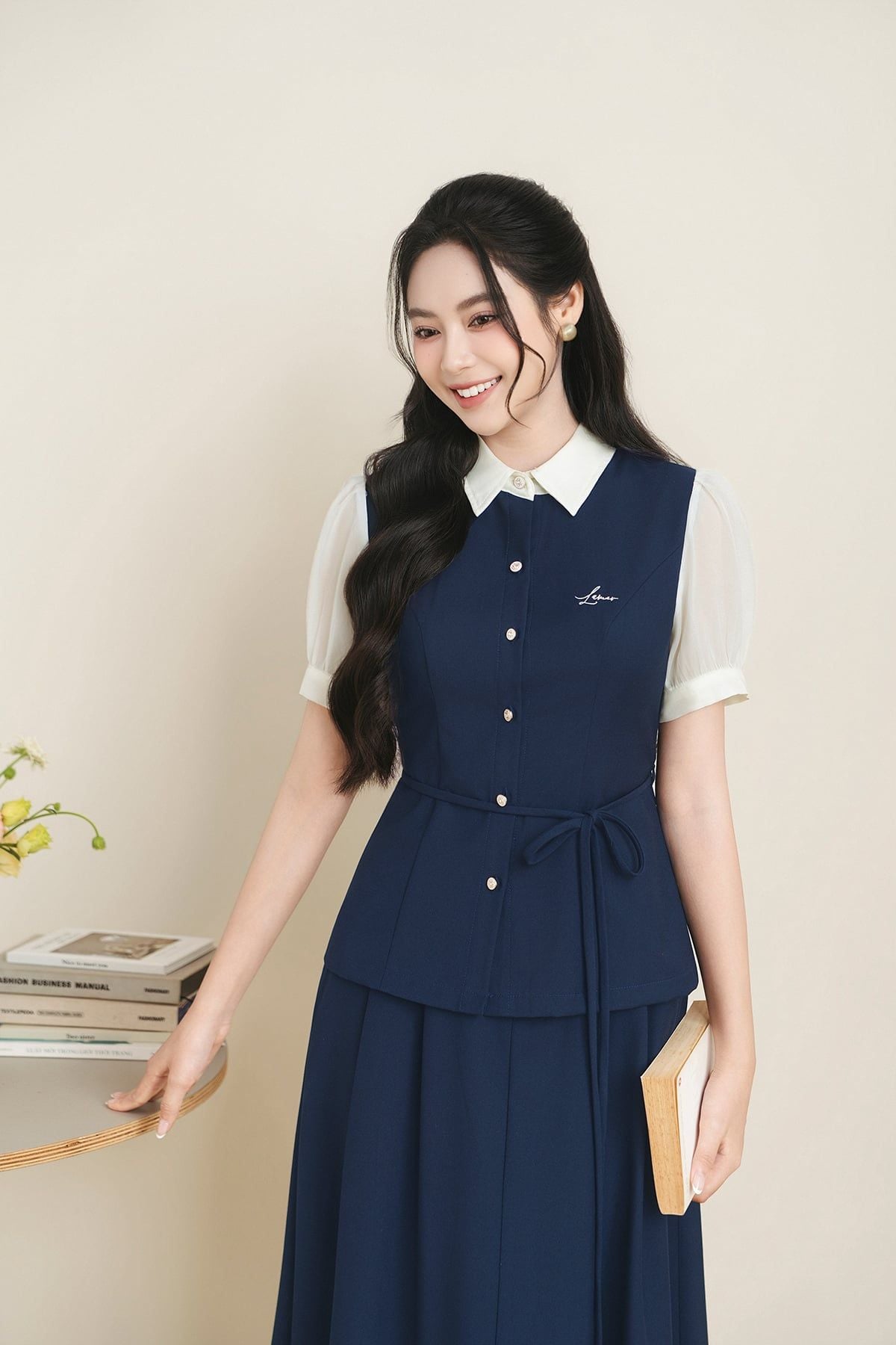 Áo sơ mi tay bồng phối màu nơ eo - O61H26H010