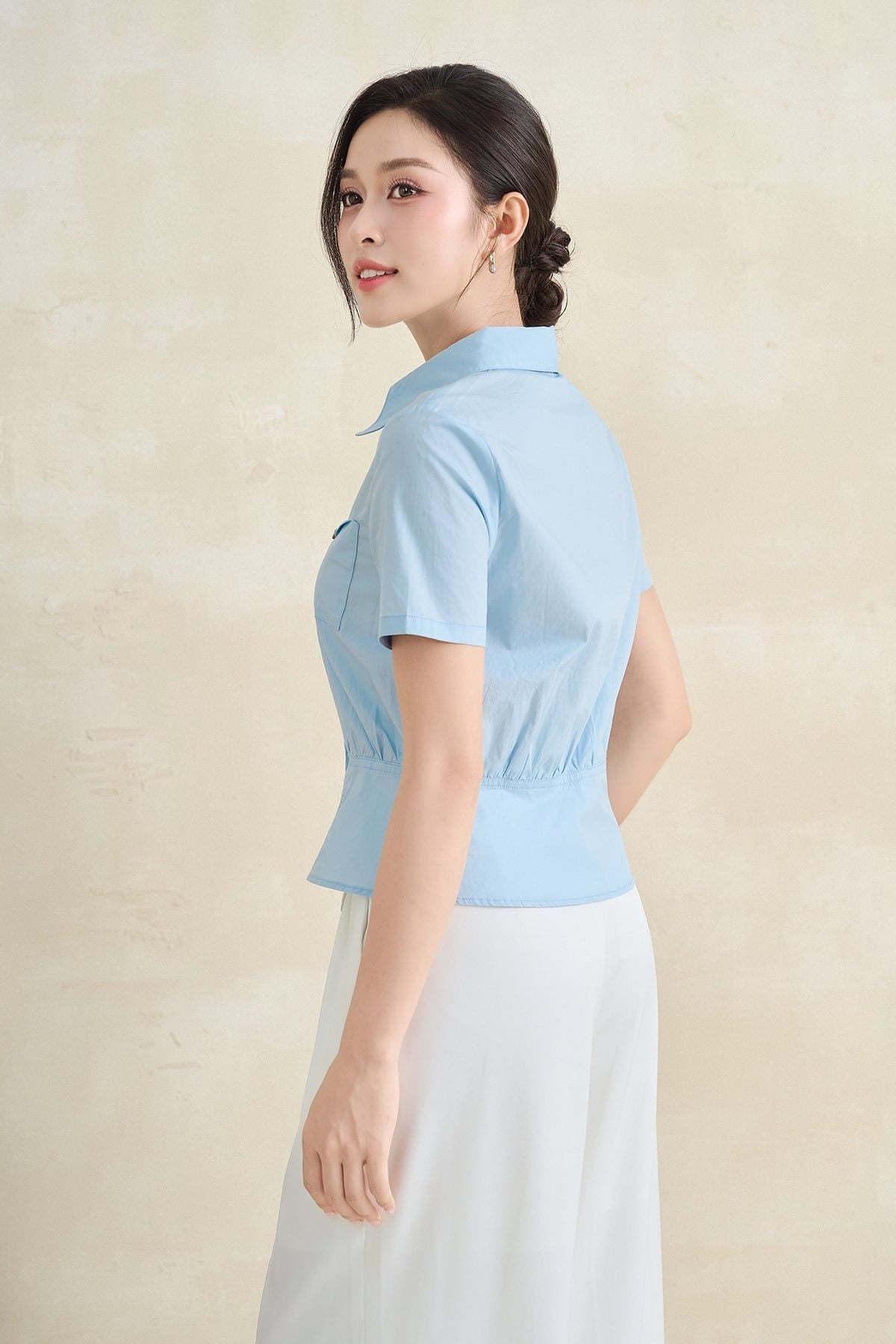 Áo sơ mi cổ đức nơ cài - O61H26H015