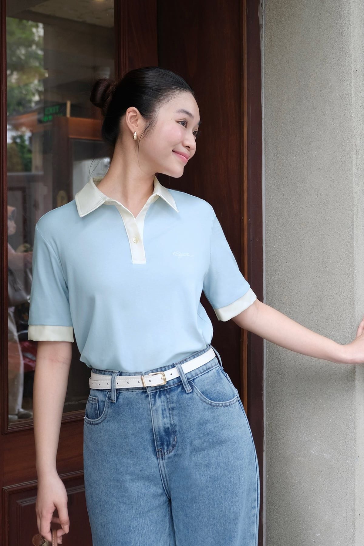 Áo thun dáng suông cổ bẻ bo tay - O61S26H011