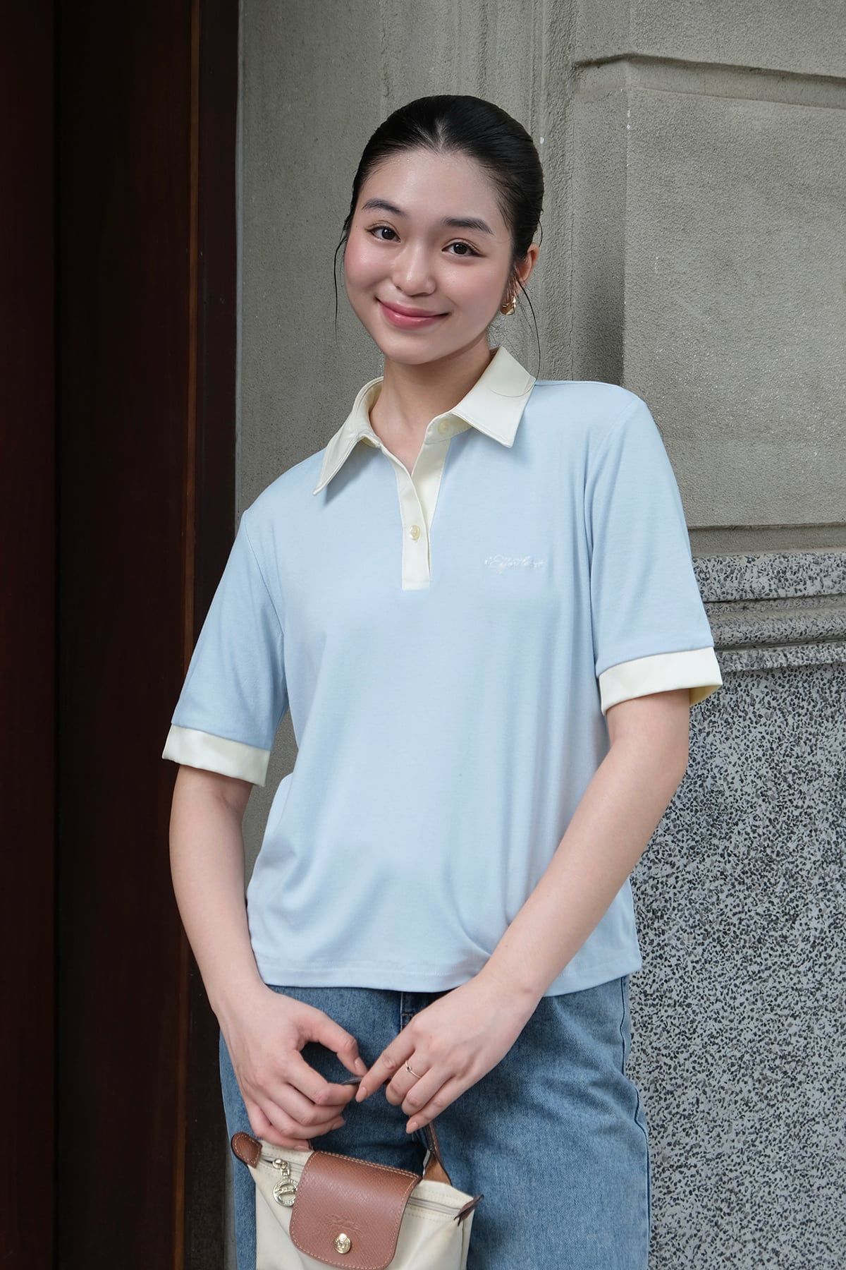 Áo thun dáng suông cổ bẻ bo tay - O61S26H011